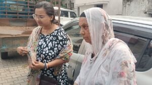 बिष्टुपुर में पुलिसकर्मी बनकर महिला से गहने ठगने का मामला
