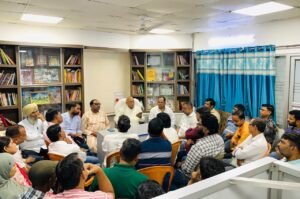 मानगो नगर निगम के खिलाफ आंदोलन की घोषणा करते विधायक Saryu Roy और जदयू कार्यकर्ता