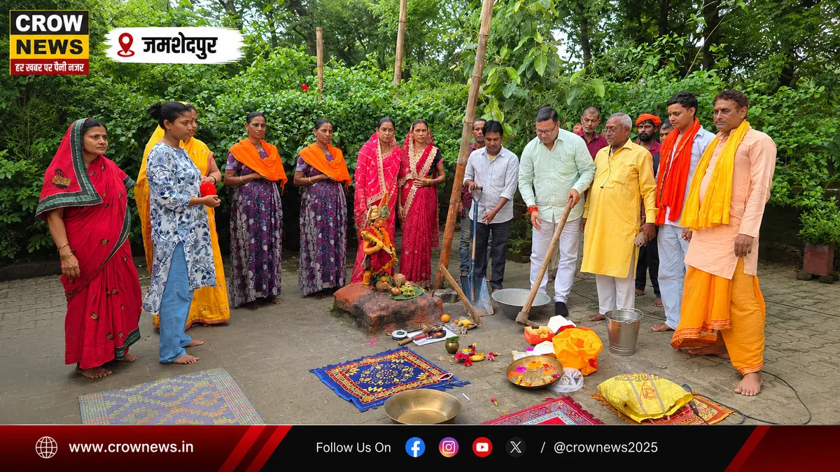 मानगो में पंचमुखी हनुमान मंदिर निर्माण के लिए आयोजित भूमि पूजन समारोह