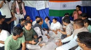 JPSC-JSSC छात्रों के आंदोलन के समर्थन में रघुवर दास जयपाल सिंह स्टेडियम पहुंचे