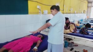 L.B.S.M College में करंट लगने के बाद मौजूद छात्र और कॉलेज परिसर