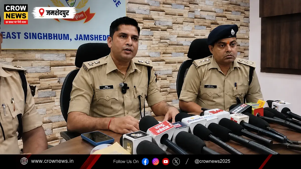परसुडीह महिला हत्या मामले की जानकारी देते सिटी एसपी ललित मीणा